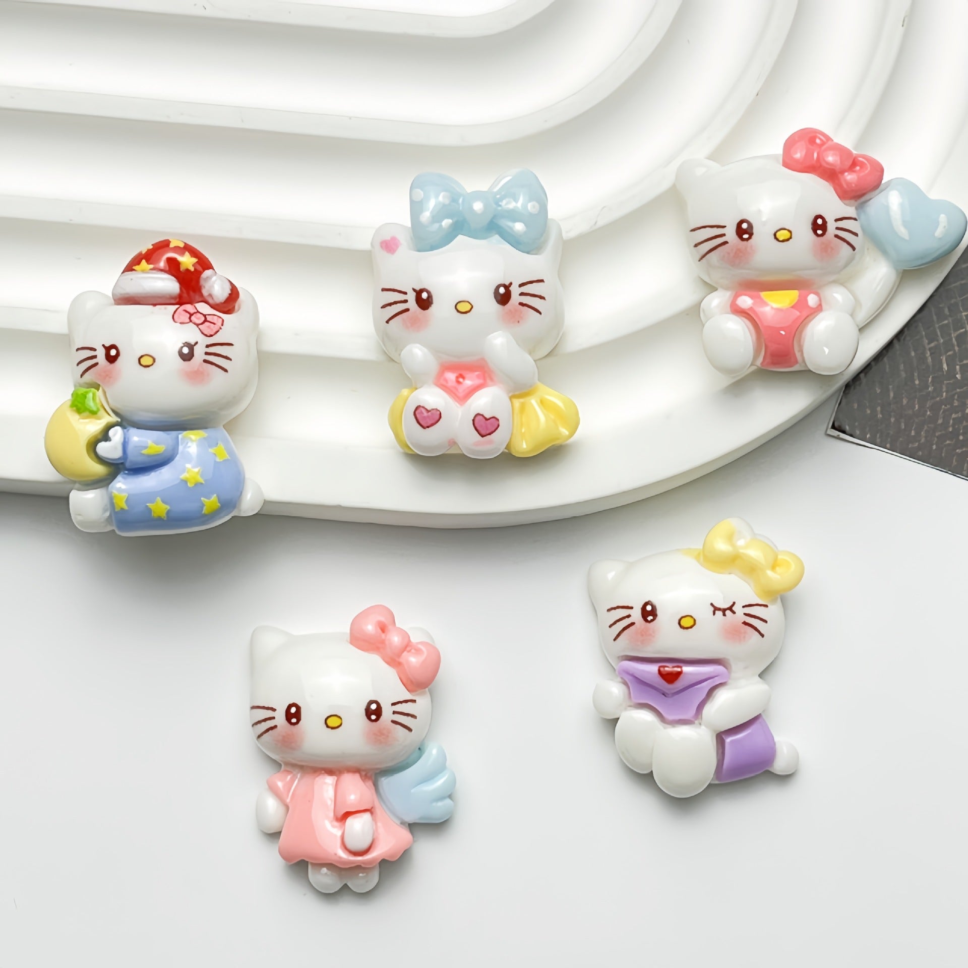 Resin Hello Kitty pajamas