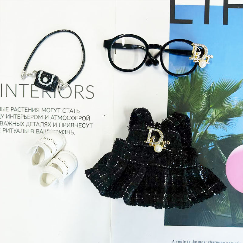 Labubu's clothes cc and diro skirt and some accessories Doll clothes