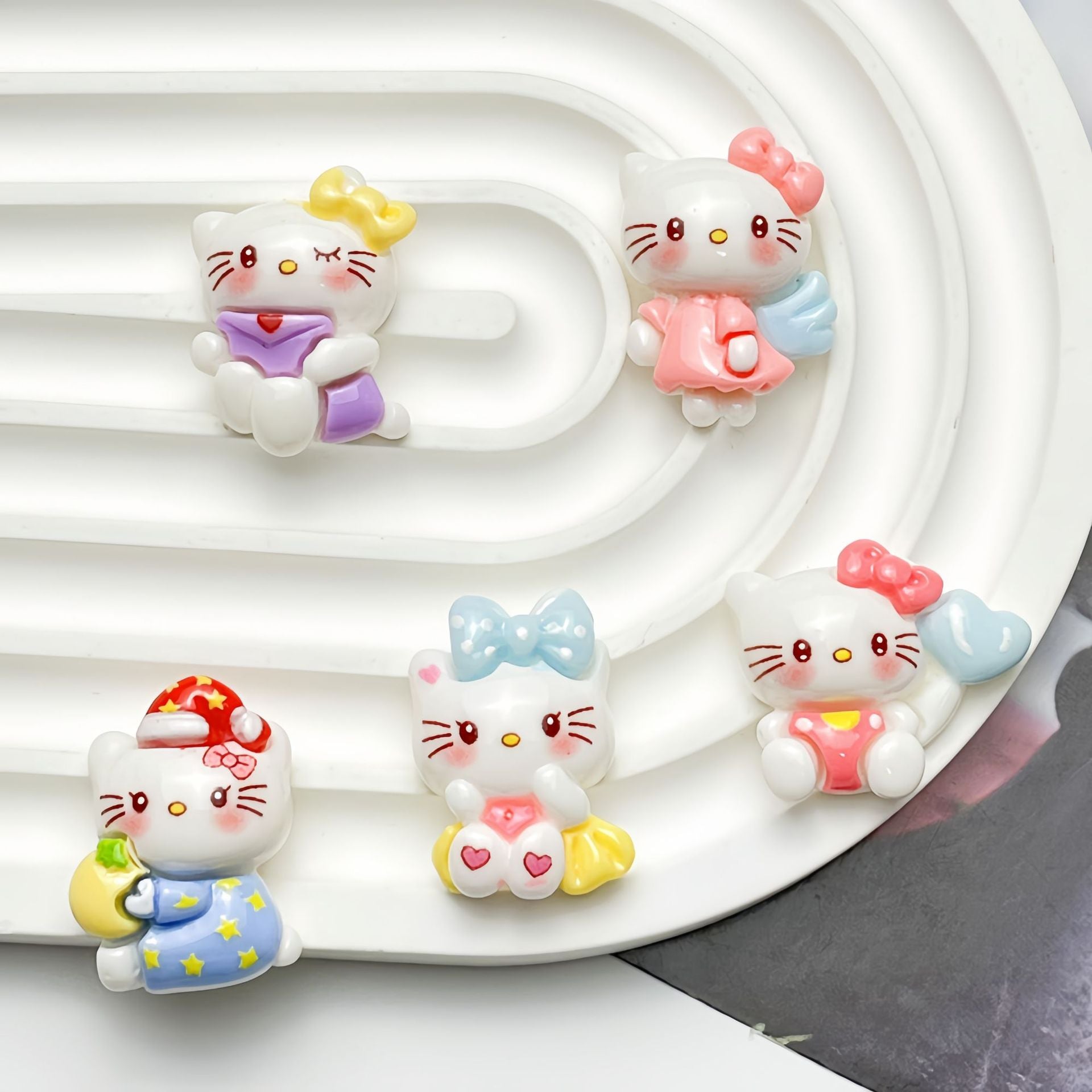 Resin Hello Kitty pajamas