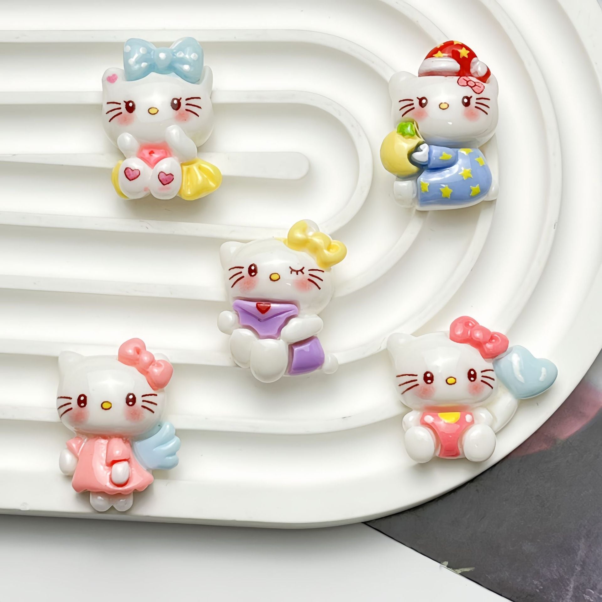 Resin Hello Kitty pajamas