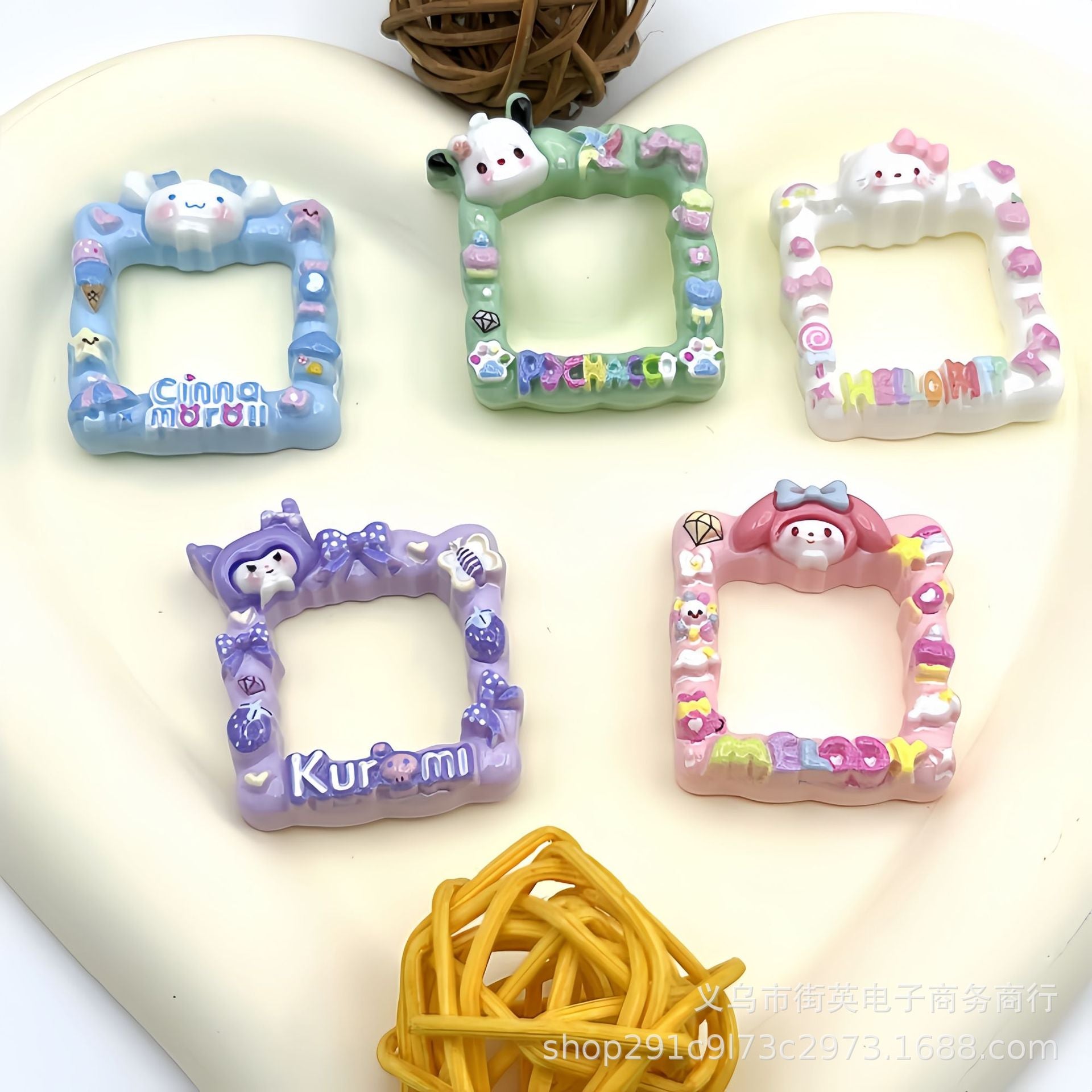 Resin Sanlio photo frame